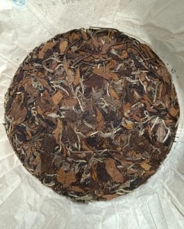 White Tea Cake 357g with Sweet Jujube Grease Relief Soothes Throat for Relaxation Authentic Gongmei White Tea